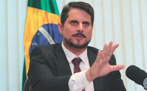 
          Imagem ilustrativa da imagem Acordo pode suspender mandato de Marcos Do Val
          