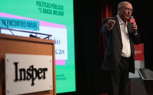 
          Imagem ilustrativa da imagem Alckmin: encontro de Lula e Trump é um 1º passo para resolver tarifaço
          