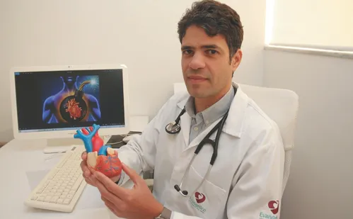 
          Imagem ilustrativa da imagem Anabolizante transforma coração em “bomba-relógio”. Especialistas explicam
          