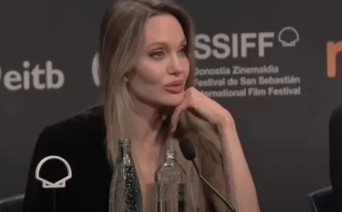 
          Imagem ilustrativa da imagem Angelina Jolie diz que EUA vivem 'tempos difíceis': 'Não reconheço meu país'
          