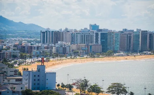 
          Imagem ilustrativa da imagem Aniversário de 474 anos: Novas gerações declaram seu amor a Vitória
          