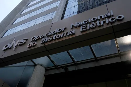 
          Imagem ilustrativa da imagem Apagão deixa 600 mil pernambucanos sem energia elétrica
          