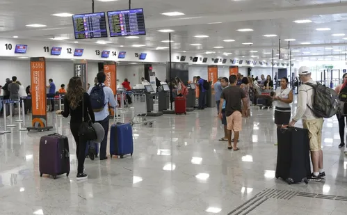 
          Imagem ilustrativa da imagem Após acordo, greve nos aeroportos é suspensa
          