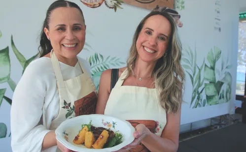 
          Imagem ilustrativa da imagem Aprenda a fazer costela na lata com canjiquinha grelhada
          