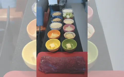 
          Imagem ilustrativa da imagem Aprenda a fazer uma receita de Rosbife e creme de alho-poró
          