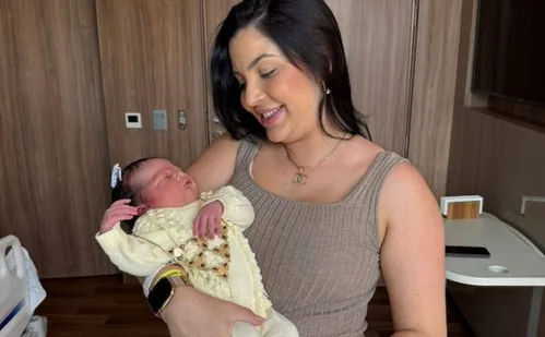 
          Imagem ilustrativa da imagem Arrependida, mãe é impedida de mudar o nome da filha
          