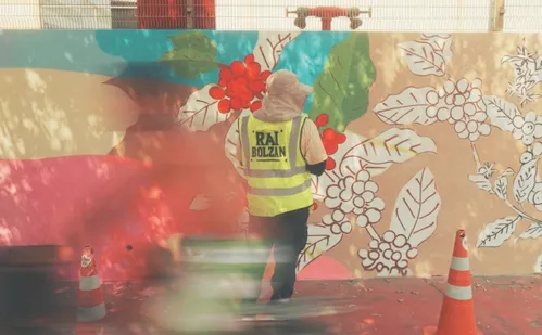 
          Imagem ilustrativa da imagem Arte a céu aberto: pinturas chamam a atenção em muros de Vitória
          