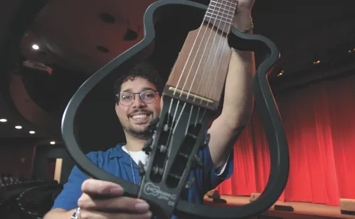 
          Imagem ilustrativa da imagem Artistas do ES apresentam suas músicas para caça-talentos
          