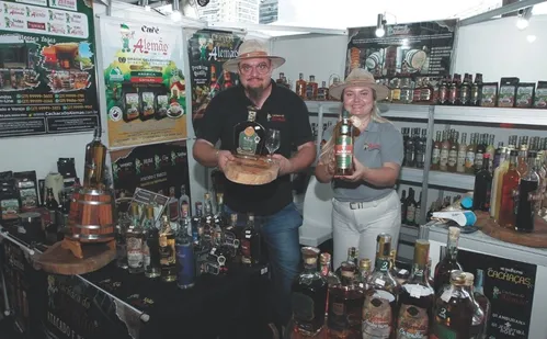 
          Imagem ilustrativa da imagem Até linguiça de tilápia em feira na Praça do Papa
          