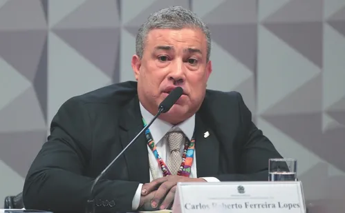 
          Imagem ilustrativa da imagem Até mortos “assinaram” autorização para descontos no INSS
          