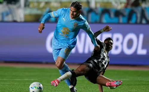 
          Imagem ilustrativa da imagem Atlético abre 2 a 0, joga com um a mais e cede empate ao Bolívar na Sul-Americana
          