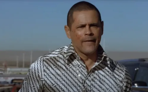 
          Imagem ilustrativa da imagem Ator de 'Breaking Bad' agride filha do vizinho com mangueira e é preso
          