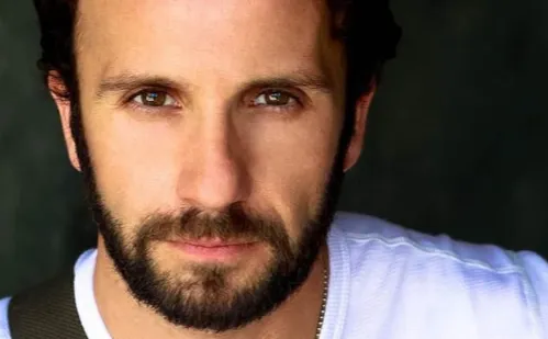 
          Imagem ilustrativa da imagem Ator de 'Grey's Anatomy' morre em acidente de carro aos 46 anos
          