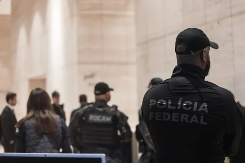 
          Imagem ilustrativa da imagem Banco Rendimento mantinha ‘dez contas ocultas’ de fintech usada por organização ligada ao PCC
          