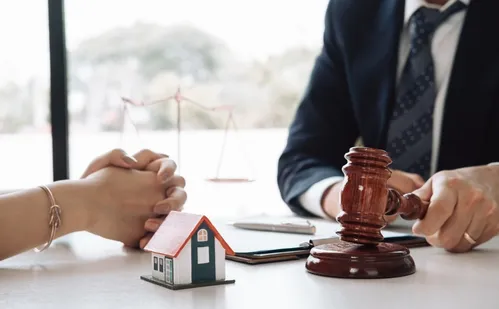 
          Imagem ilustrativa da imagem Banestes realiza leilão com 39 imóveis no ES e RJ. Veja oportunidades
          