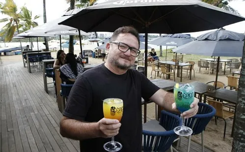 
          Imagem ilustrativa da imagem Bares do ES tranquilizam clientes em meio a casos de contaminação de metanol
          