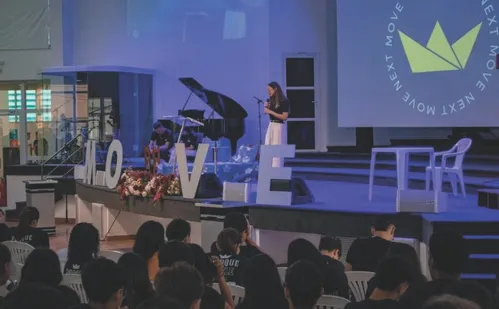 
          Imagem ilustrativa da imagem Bate-papo com adolescentes sobre fé e amor de Deus
          