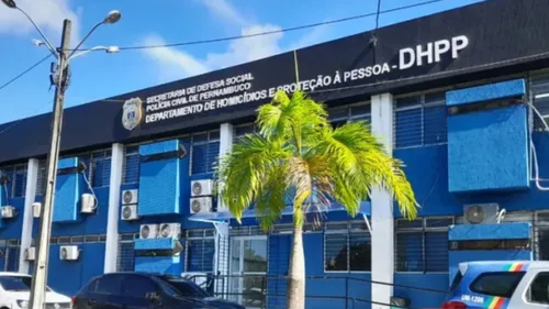 
          Imagem ilustrativa da imagem Bebê de apenas 2 meses é encontrado morto em Ipojuca; mãe e companheira são presas
          