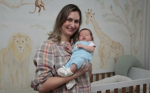 
          Imagem ilustrativa da imagem Bebê nasce após a morte do pai: "Miguel é fruto de uma linda história de amor”
          