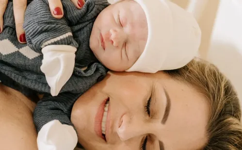 
          Imagem ilustrativa da imagem Bebê nasce após a morte do pai: "Miguel é fruto de uma linda história de amor”
          