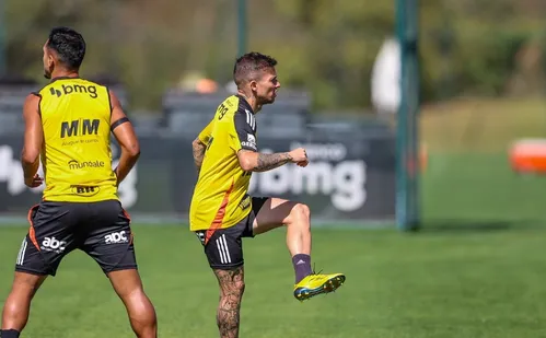 
          Imagem ilustrativa da imagem Bernard fará cirurgia e Atlético-MG terá quatro desfalques contra Godoy Cruz
          