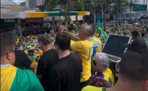 
          Imagem ilustrativa da imagem Bolsonaristas fazem atos pelo país sem Bolsonaro contra Moraes e Lula
          