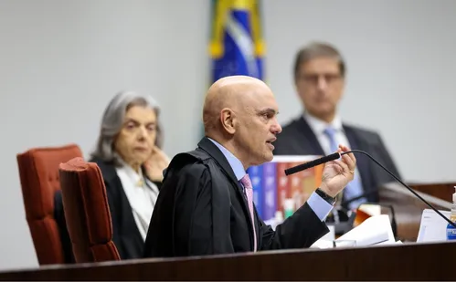 
          Imagem ilustrativa da imagem 'Bolsonaro instigou milhares de pessoas contra o STF', diz Moraes
          