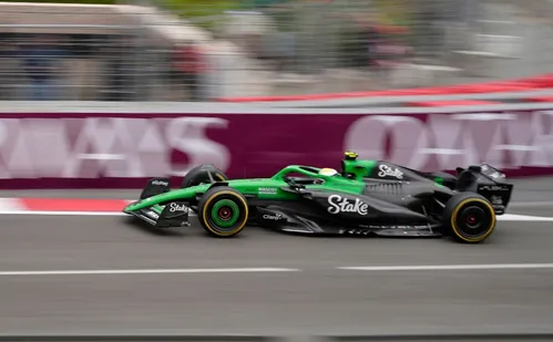 
          Imagem ilustrativa da imagem Bortoleto se conforma com 11º lugar no Azerbaijão e destaca aprendizado
          