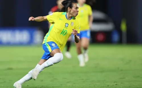 
          Imagem ilustrativa da imagem Brasil encara Colômbia em busca do 9º título da Copa América Feminina
          