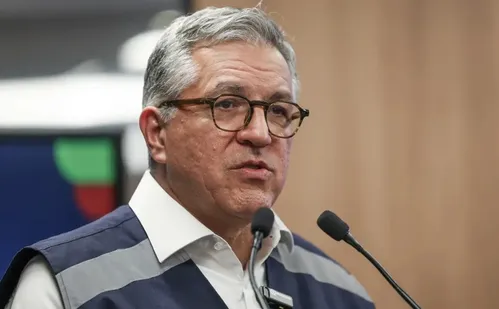 
          Imagem ilustrativa da imagem Brasil tem 59 notificações de intoxicação por metanol, alerta governo
          