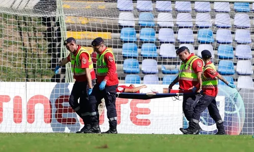 
          Imagem ilustrativa da imagem Brasileira do Benfica tem traumatismo craniano em jogo em Portugal
          