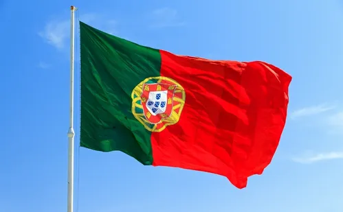 
          Imagem ilustrativa da imagem Brasileira é deportada de Portugal e separada dos filhos: ‘Emocional destruído’
          