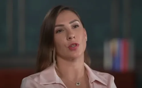 
          Imagem ilustrativa da imagem Brasileira dá detalhes sobre suposto abuso sofrido aos 14 anos por Jeffrey Epstein
          