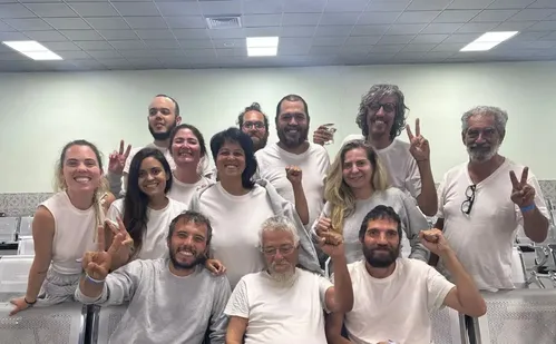 
          Imagem ilustrativa da imagem Brasileiros da flotilha que foram presos por Israel são deportados para Jordânia
          