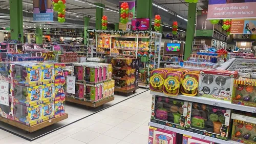 
          Imagem ilustrativa da imagem Brasileiros preferem loja física para comprar presente do Dia das Crianças
          