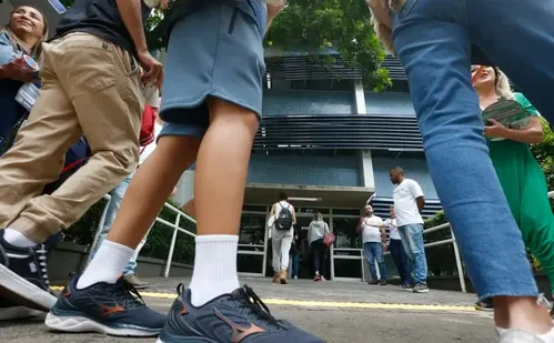 
          Imagem ilustrativa da imagem CNU 2025: cartão de confirmação é atualizado e inclui número de sala
          