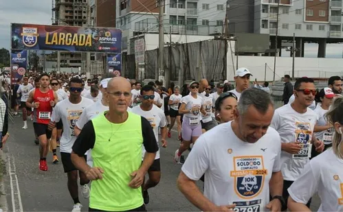 
          Imagem ilustrativa da imagem Prova une esporte e solidariedade
          