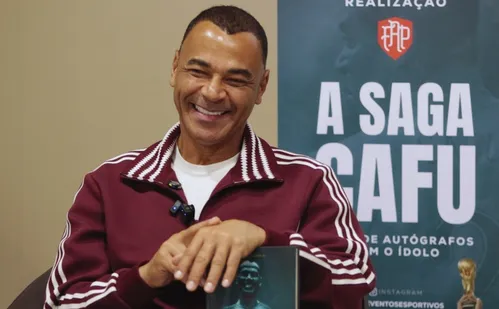 
          Imagem ilustrativa da imagem Cafu lança biografia em Vitória e fala sobre Seleção, Neymar e leitura
          