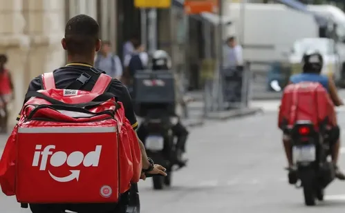 
          Imagem ilustrativa da imagem Câmara aprova urgência para votar vale-refeição para entregadores
          