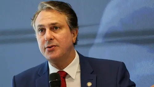 
          Imagem ilustrativa da imagem Camilo Santana cumpre agenda no Recife
          