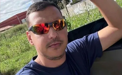 
          Imagem ilustrativa da imagem Caminhoneiro morre após acidente no Sul do ES
          