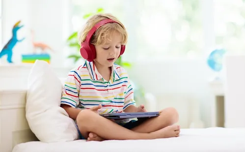 
          Imagem ilustrativa da imagem Campanha Quebrando o Silêncio alerta sobre violência digital
          