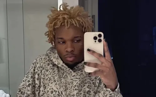 
          Imagem ilustrativa da imagem Cantor muda de casa após corpo de adolescente ser encontrado em seu carro
          