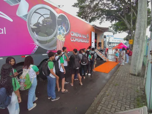 
          Imagem ilustrativa da imagem Carreta do Cinema leva diversão gratuita a dois bairros da Serra. Veja as atrações
          