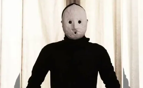 
          Imagem ilustrativa da imagem Casas bizarras e até projetadas para matar: conheça "Casas Estranhas 2"
          