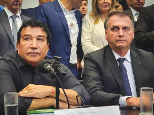 
          Imagem ilustrativa da imagem Moraes autoriza visitas de Nikolas Ferreira e Magno Malta a Jair Bolsonaro
          