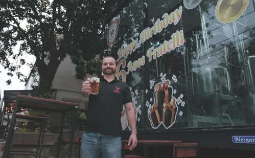 
          Imagem ilustrativa da imagem Cervejaria Fratelli celebra 6 anos com música e brindes
          