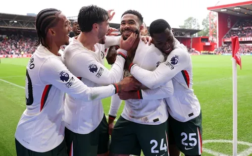 
          Imagem ilustrativa da imagem Chelsea vence o Nottingham Forest em duelo com 7 brasileiros
          