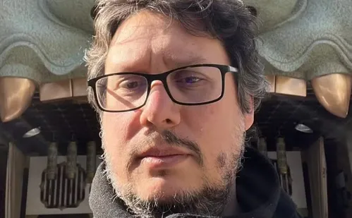 
          Imagem ilustrativa da imagem Cineasta morto em queda de avião dirigiu série sobre acidente aéreo da Chapecoense
          