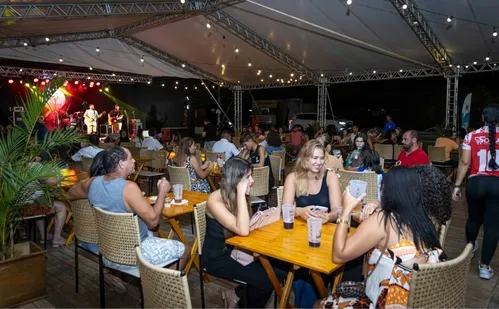 
          Imagem ilustrativa da imagem Circuito da cerveja com mais de 30 rótulos e shows
          